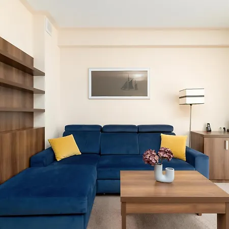 SeaLine Sikorskiego Apartments by Solarento-3