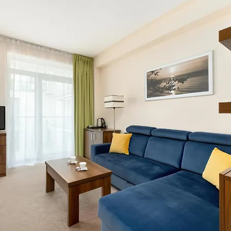 SeaLine Sikorskiego Apartments by Solarento-2